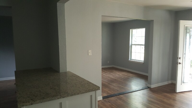 Building Photo - 3226 San Paula Ave