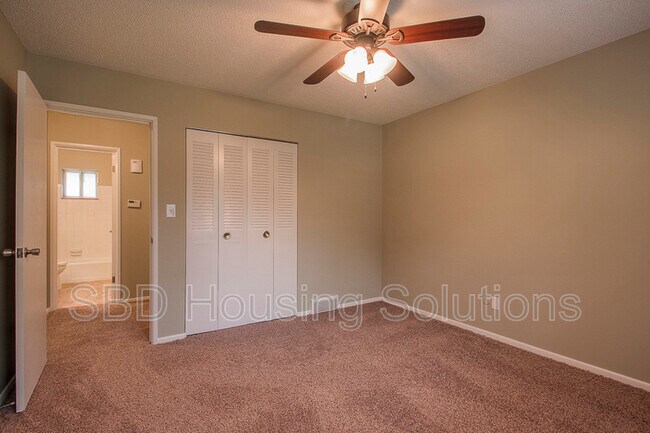 Building Photo - 8017 E 87th St