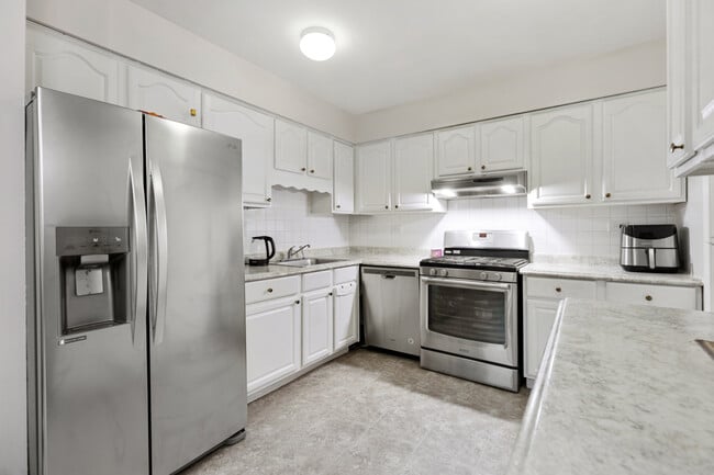 Building Photo - 818 Dunbar Ct