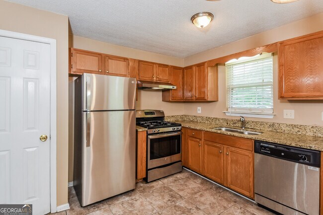 Building Photo - 3385 Slate Dr