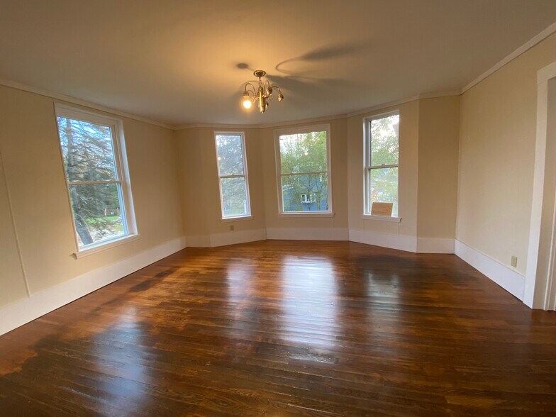 Living room - 187 Main St