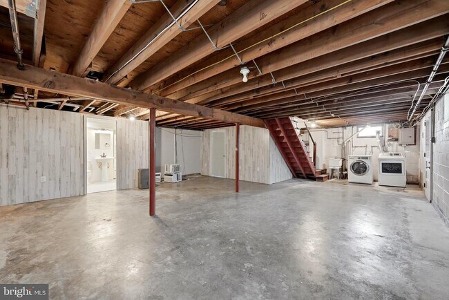 Building Photo - 31 E Germain St