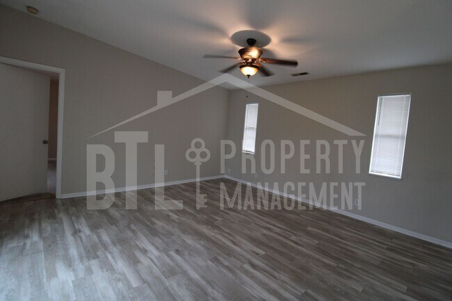Building Photo - Beautiful 3BR Home in The Highlands Subdivision