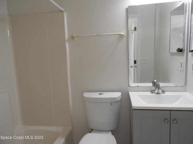 Building Photo - 1904 Brookside St NE