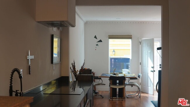 Building Photo - 246 Columbia Pl