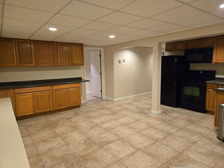 Building Photo - 34 2nd St