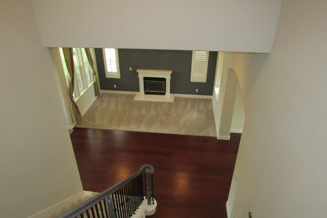 Building Photo - Gorgeous 5 Bed/4.5 Bath with Office in Perfect San Ramon Location