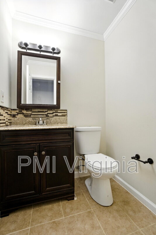 Building Photo - 5489 Glenville Cir