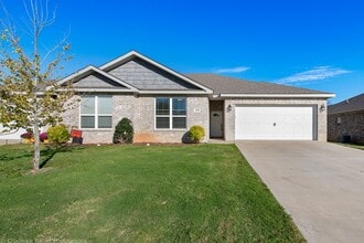 Building Photo - ***112 Alder Street***