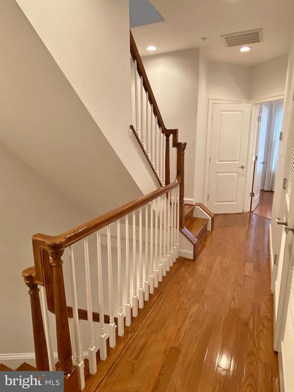 Building Photo - 407 Oronoco St