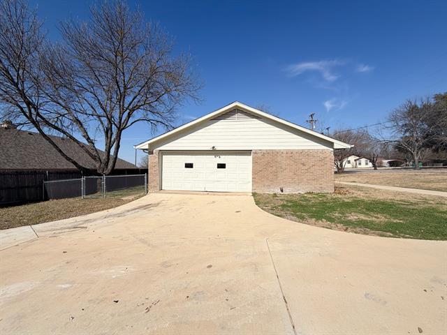 Building Photo - 801 S Wood St