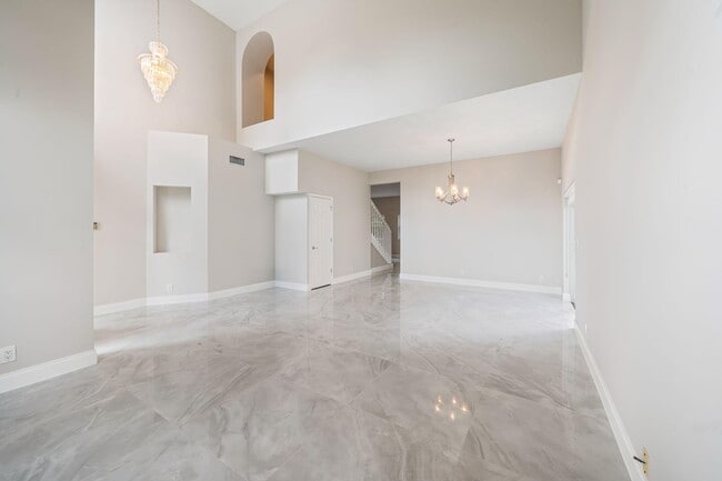 Building Photo - 3257 El Camino Real