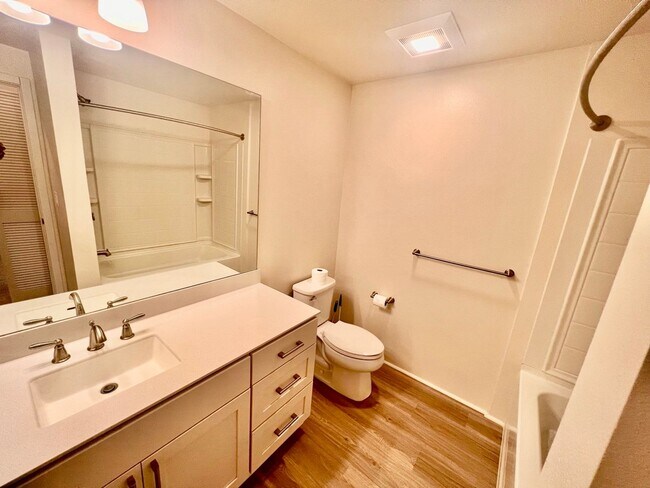 Building Photo - Available now in Ho‘opili! – 1 BR/1 BA with 2 Tandem Parking