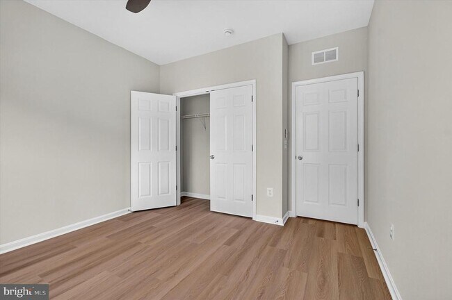 Building Photo - 43845 Centergate Dr