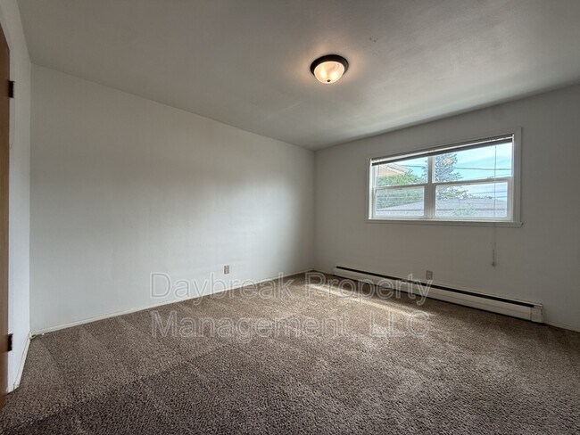 Building Photo - 2913 8th St N