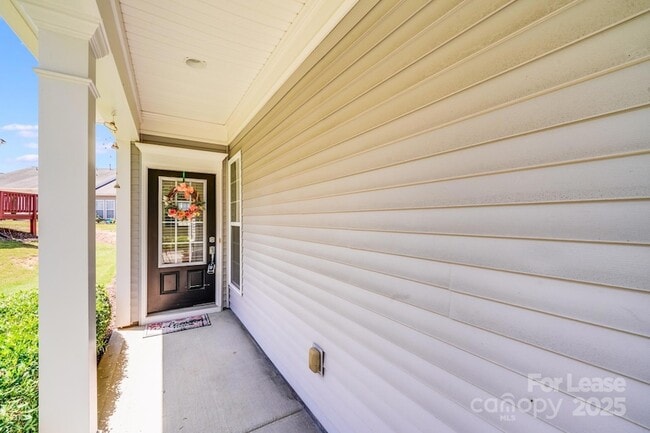 Building Photo - 2018 Sweetleaf Dr