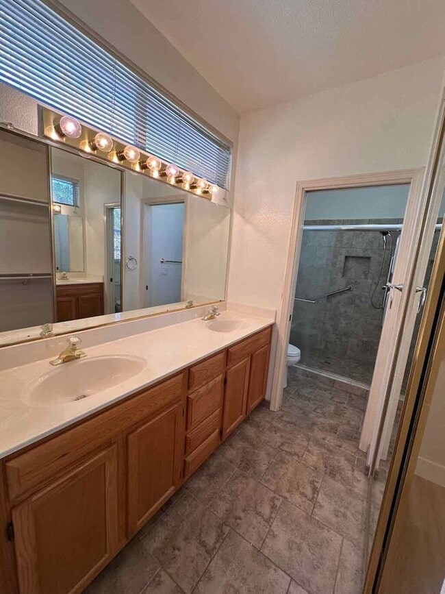 Building Photo - Remodeled 3 Bedroom Elk Grove House