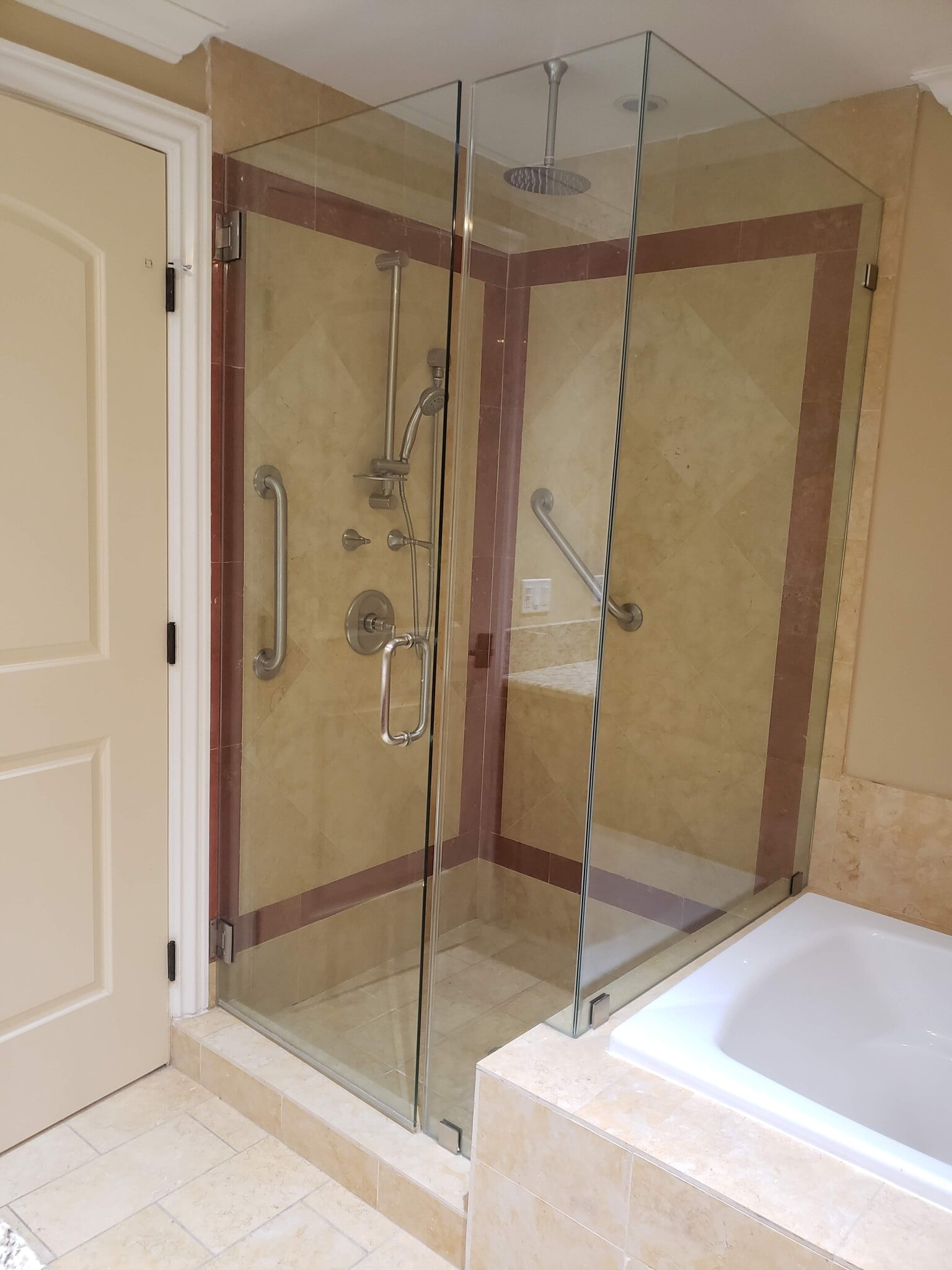 Master Bath - 1135 S Shenandoah St