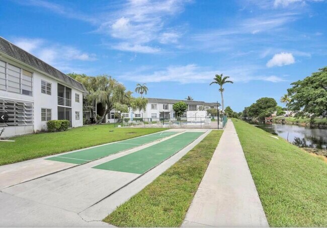 Building Photo - 6505 Winfield Blvd