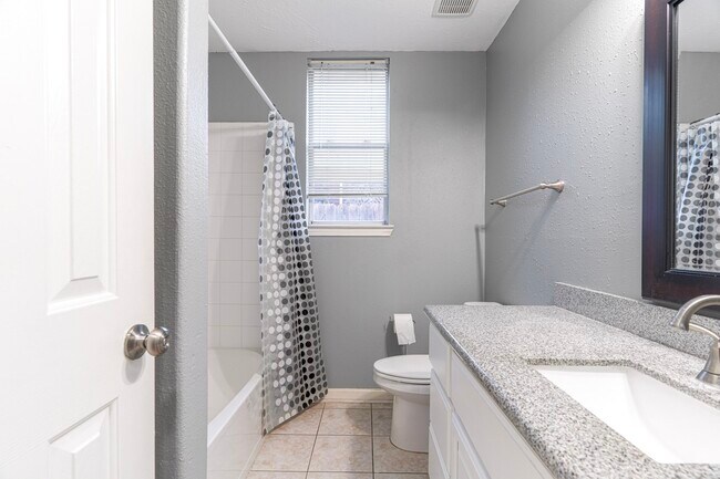 Building Photo - 20919 Garden Arbor Ln