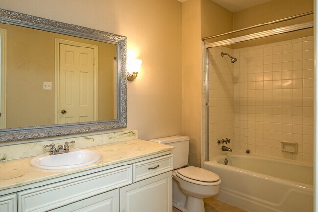 Building Photo - Colony Park Dr 3712/3714