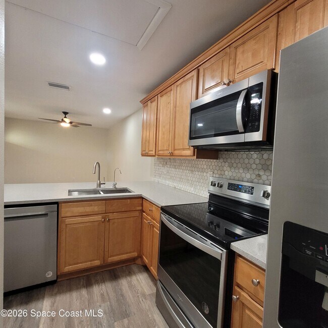 Building Photo - 1460 Sheafe Ave NE