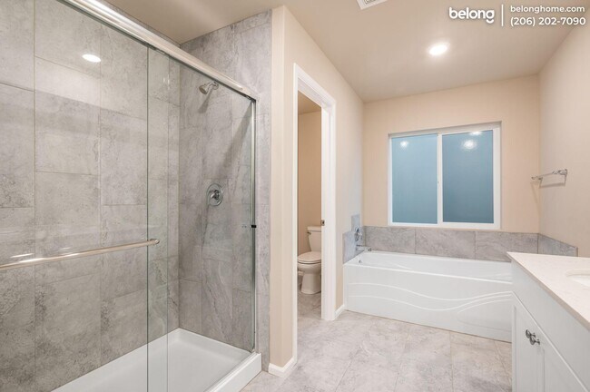 Building Photo - 3878 79th Dr NE