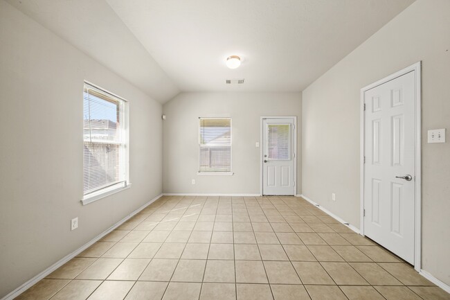 Building Photo - 2134 Vermillion Oak St