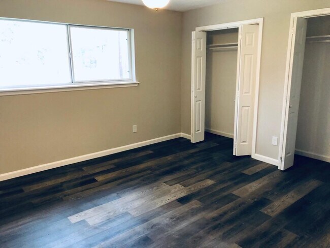 Building Photo - 24803 Hickory Hill Rd