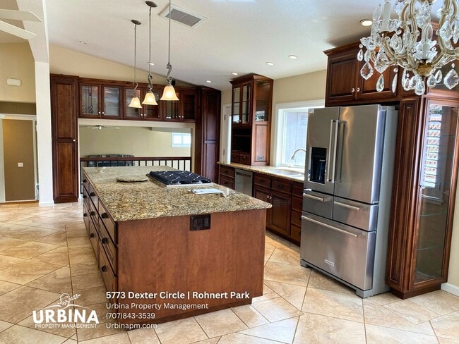 Building Photo - Spacious 4BR Golf Course Home in Rohnert Park with Open Floor Plan