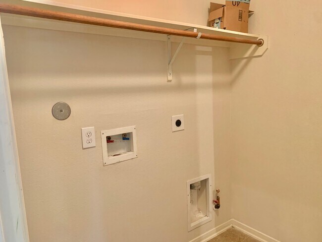 Building Photo - 18811 Elm Square Ct