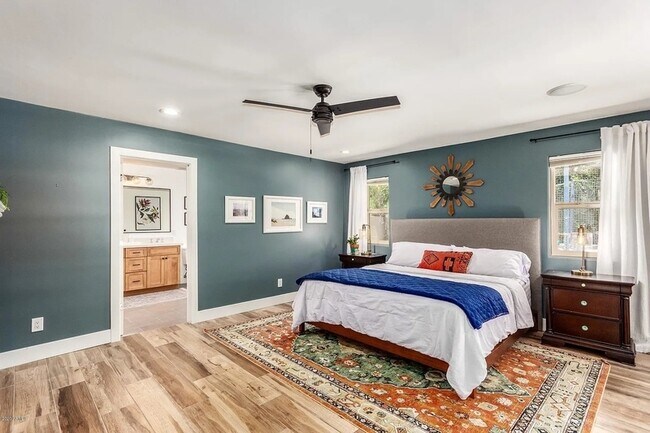 Building Photo - 8070 E Vía Bonita