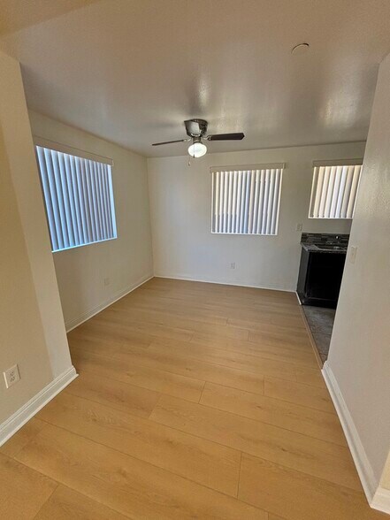 Building Photo - 314 E 120th St