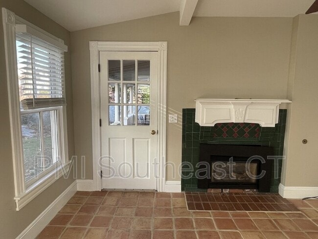 Building Photo - 26 Academy Ln