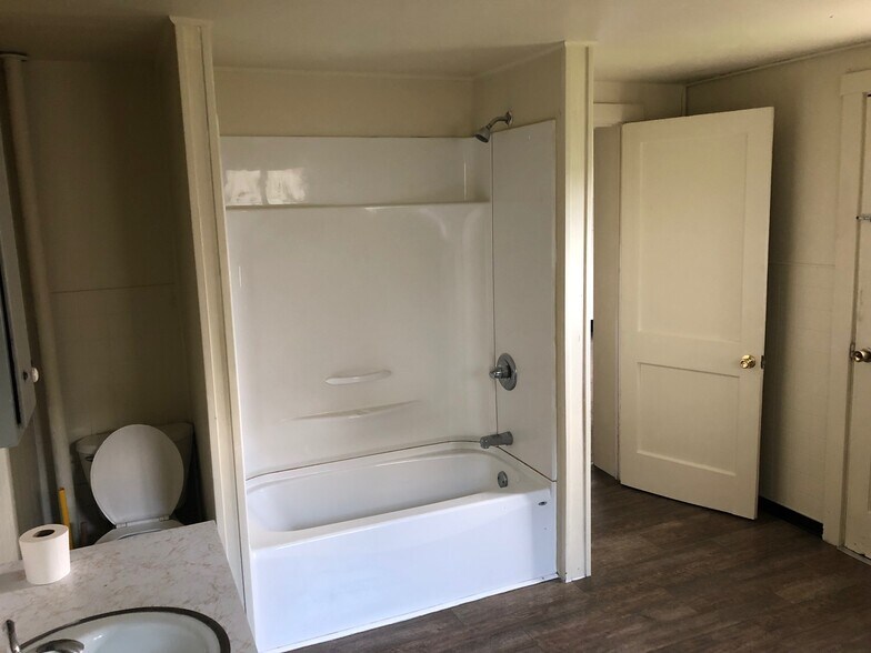 Building Photo - 212 State St