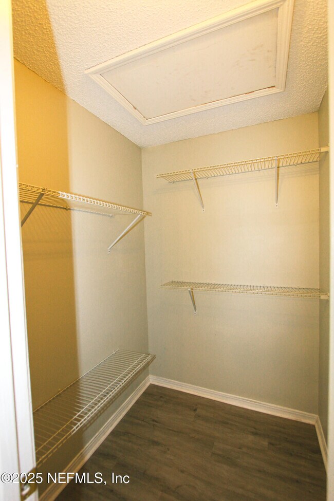 Building Photo - 10200 Belle Rive Blvd