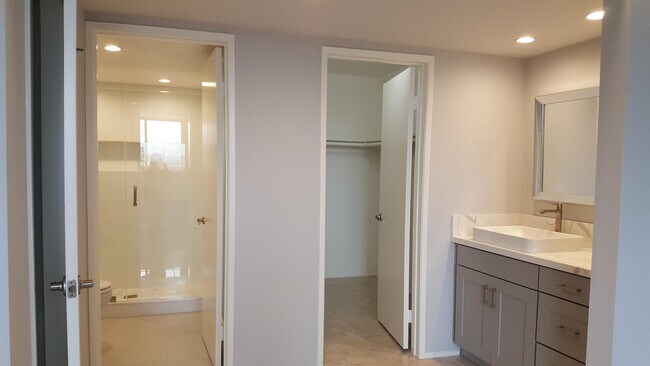Building Photo - 10535 Wilshire Blvd