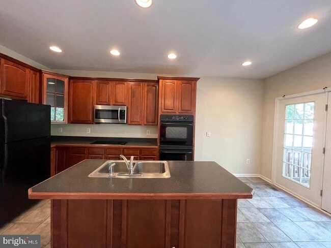 Building Photo - 107 Hemlock Dr