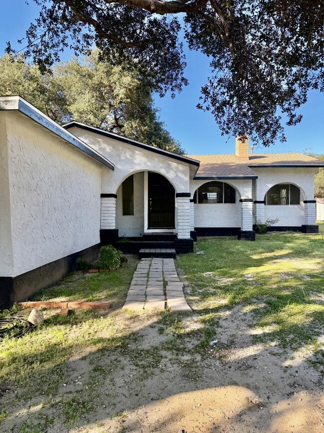 Building Photo - 21157 1/2 Placeritos blvd