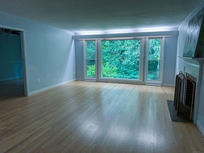 Building Photo - 182 Knoll Dr