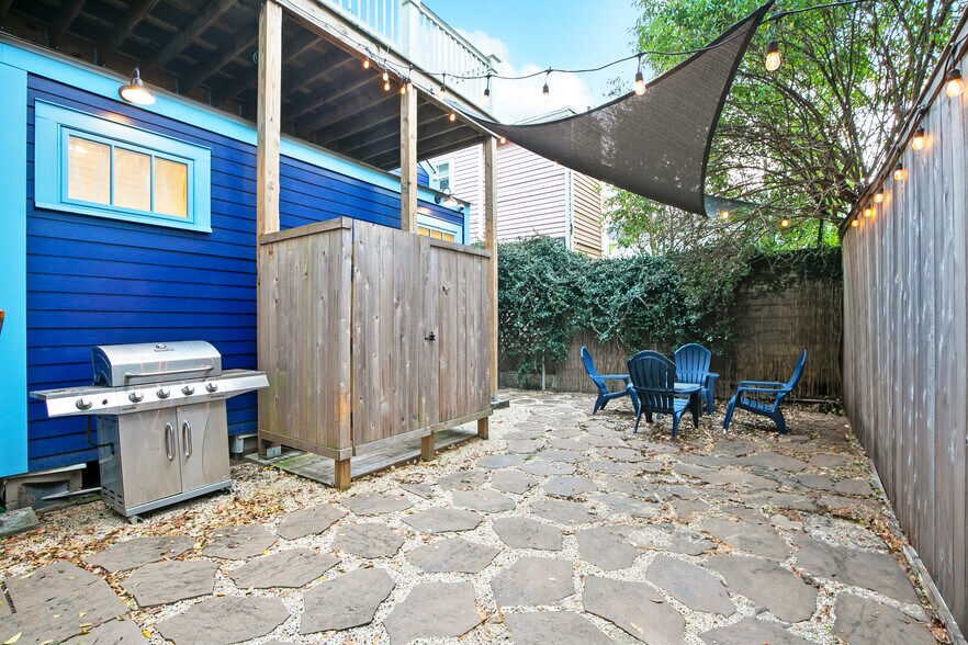 Building Photo - 2337 N Rampart St