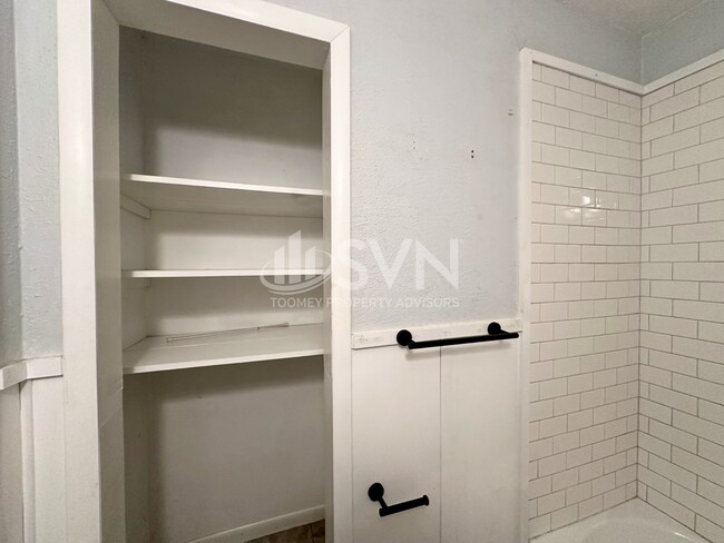 Building Photo - 4077 S Lancewood Dr