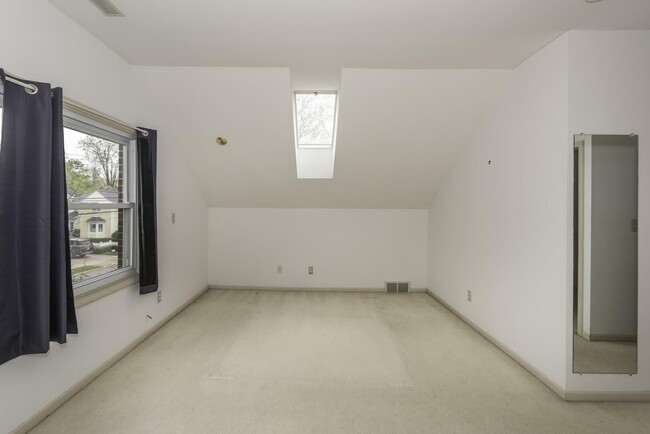 Building Photo - 1616 Morton Ave