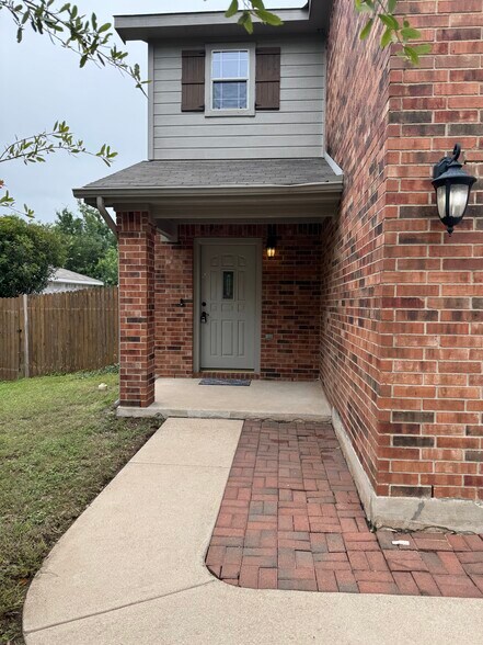 Building Photo - 608 Sherry Dr