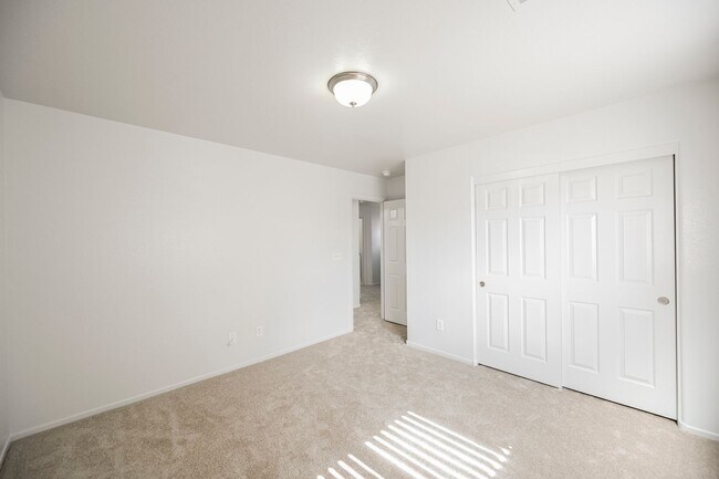Building Photo - This Stunning 3 Bed, 2 ½ Bath Home Is A Ra...