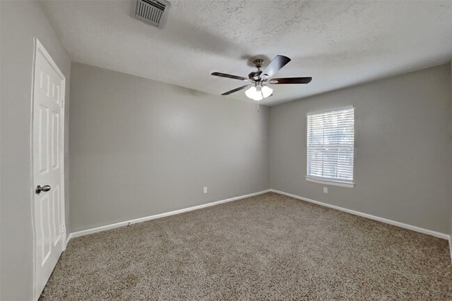Building Photo - 16054 Pinyon Creek Dr