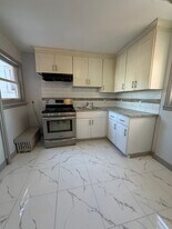 Building Photo - 66 Broadway