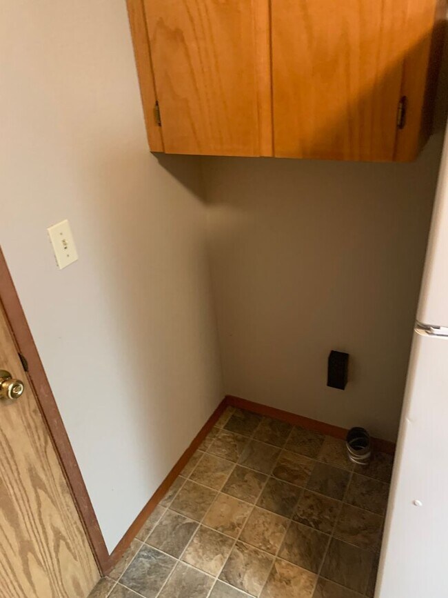 Building Photo - Pra3401