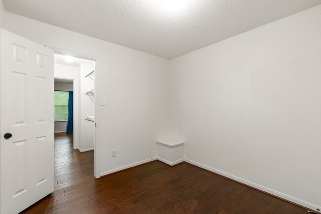 Building Photo - 70 Harvest Wind Pl