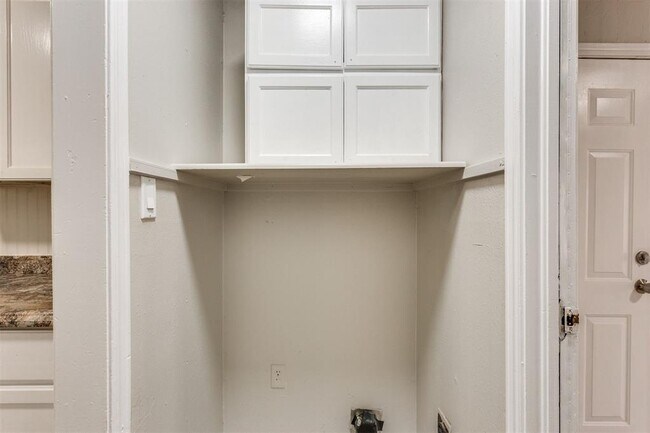 Building Photo - 2908 SW 62nd St